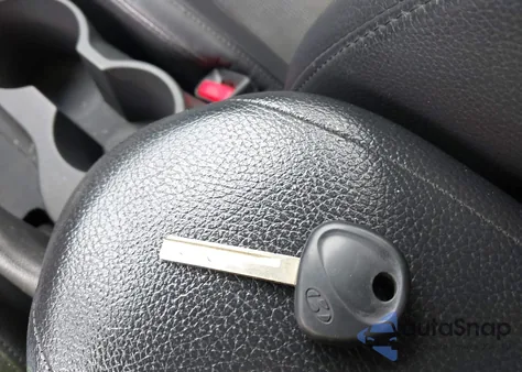 2013 Hyundai Veloster Base W/Black из США, поврежденный, VIN KMHTC6AD3DU084995